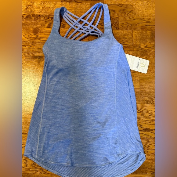NWT Lululemon🍋 Free To Be Wild Tank in Blue Animal Print Size 8 - Picture 4 of 11